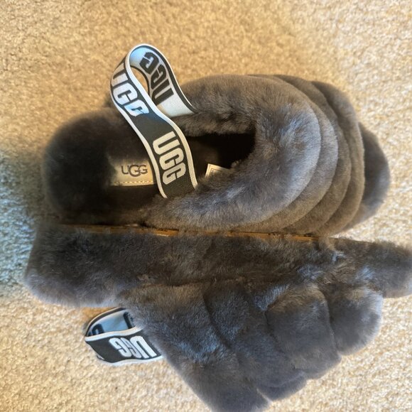 NEVER WORN UGG Fluff Yeah slippers Gray - Picture 3 of 4